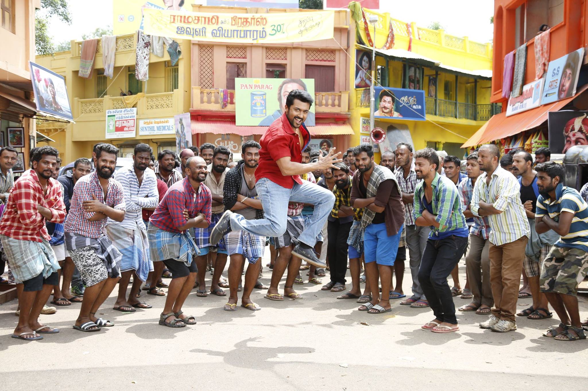Thaanaa Serndha Koottam Latest Images.