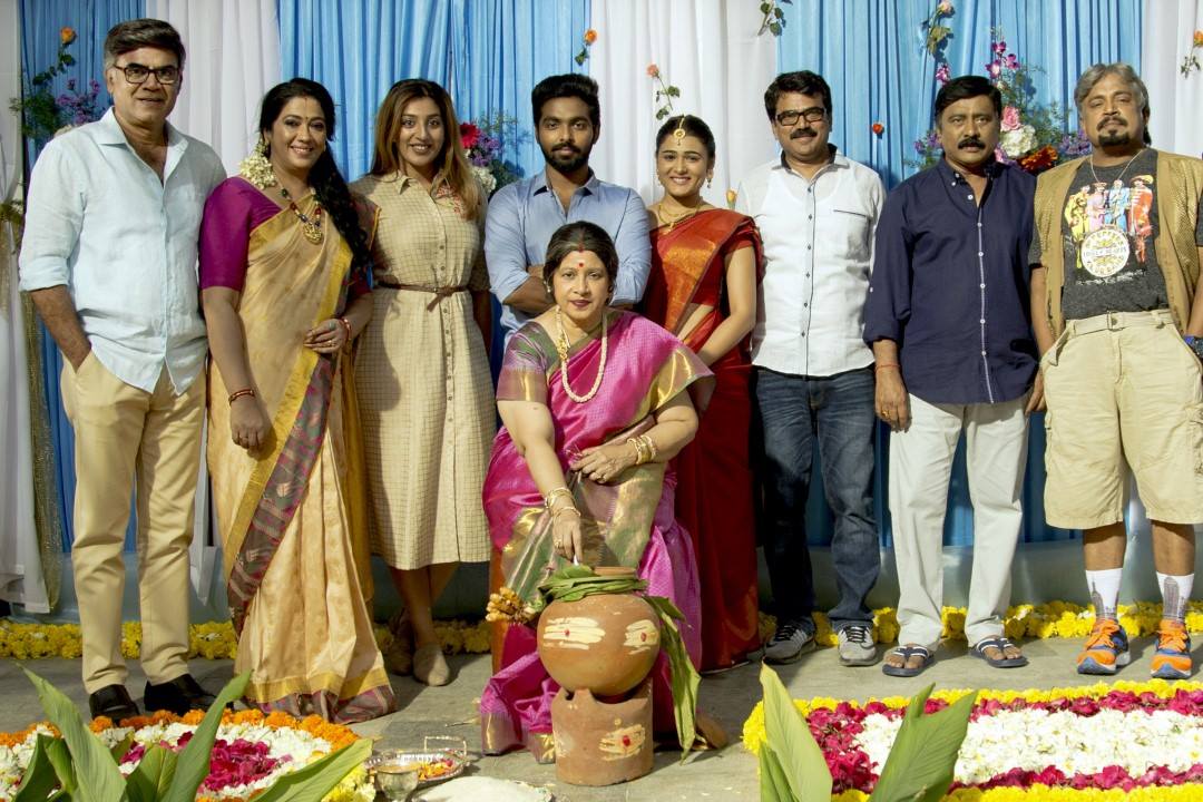 Stills of 100 Percent Kaadhal team celebrate Pongal.