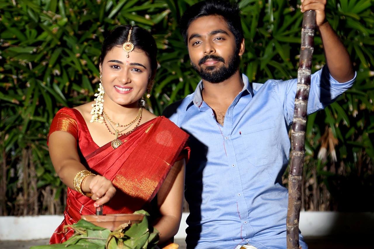 Stills of 100 Percent Kaadhal team celebrate Pongal.