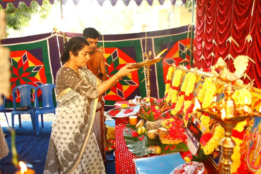 Boomerang Pooja Images.
