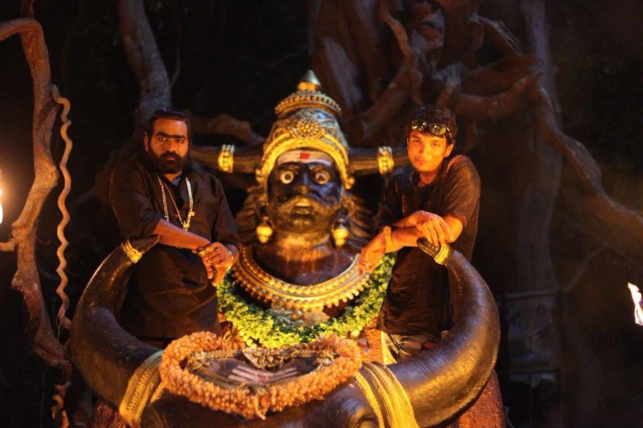 Oru Nalla Naal Paarthu Solren latest pictures.