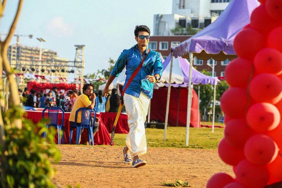 Oru Nalla Naal Paarthu Solren latest pictures.