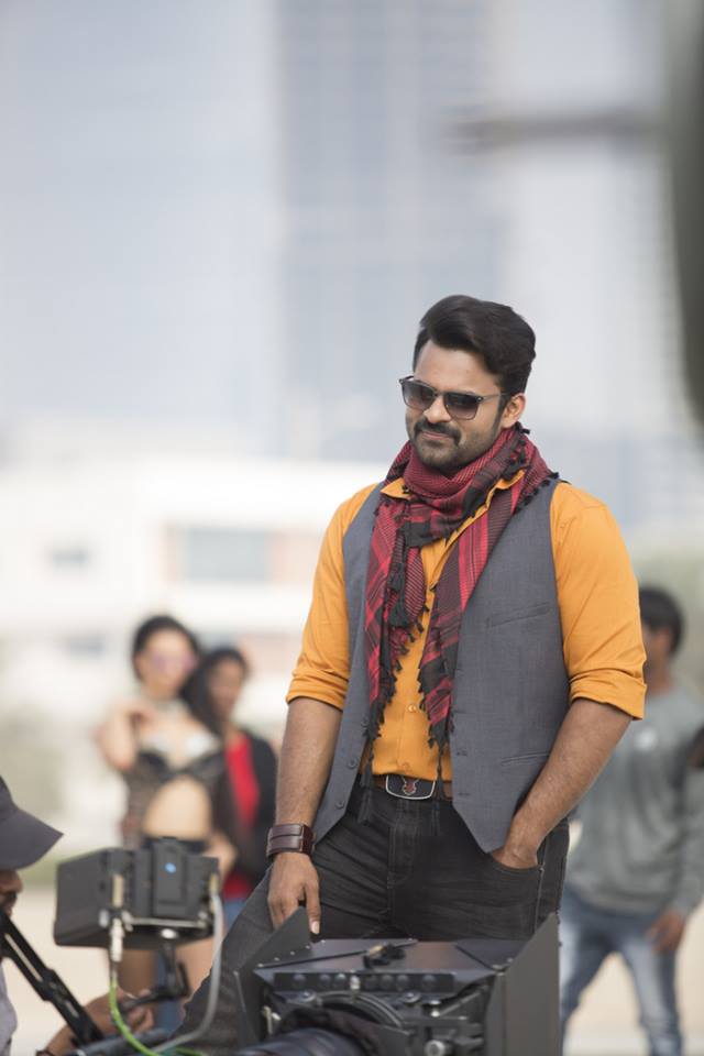 Intelligent Movie Stills