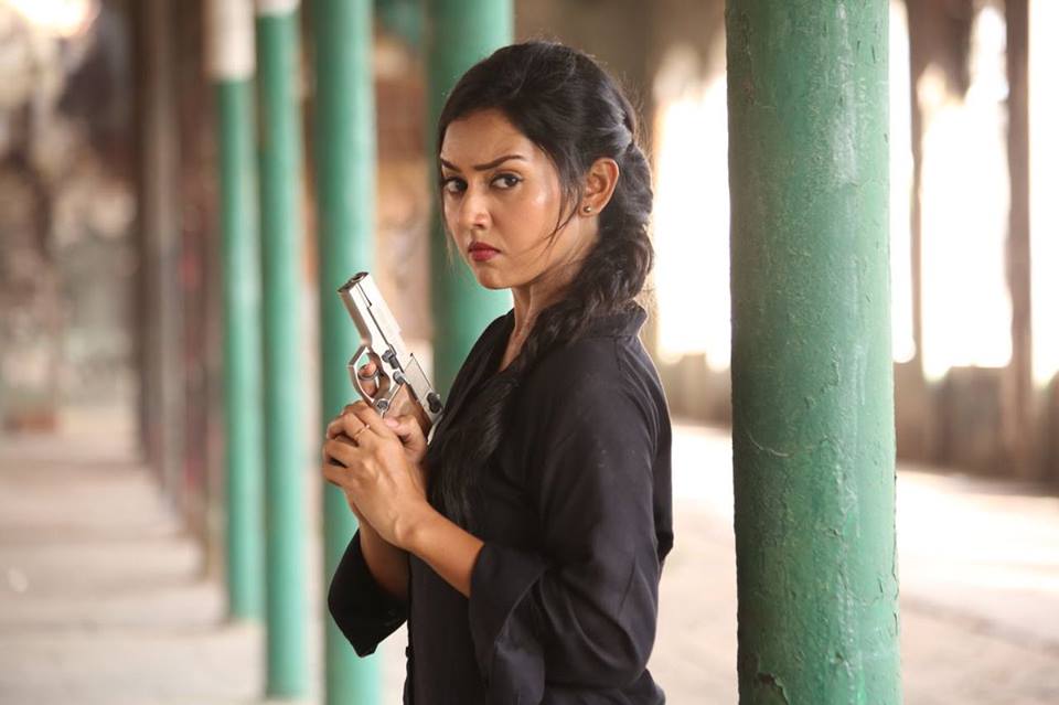 Iravukku Aayiram Kangal new pictures.