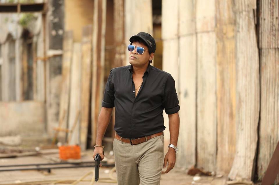 Iravukku Aayiram Kangal new pictures.