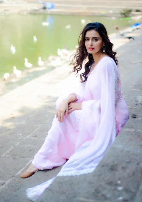 New Photoshoot Stills Of Meenakshi Dixit