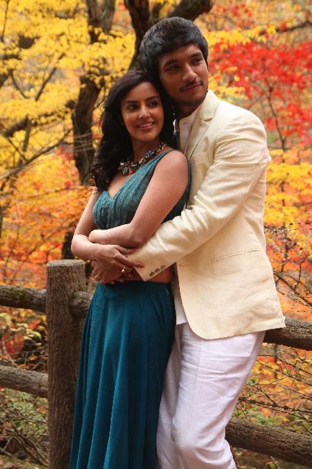 Vai Raja Vai Tamil Movie Stills | Gautham Karthik, Priya Anand