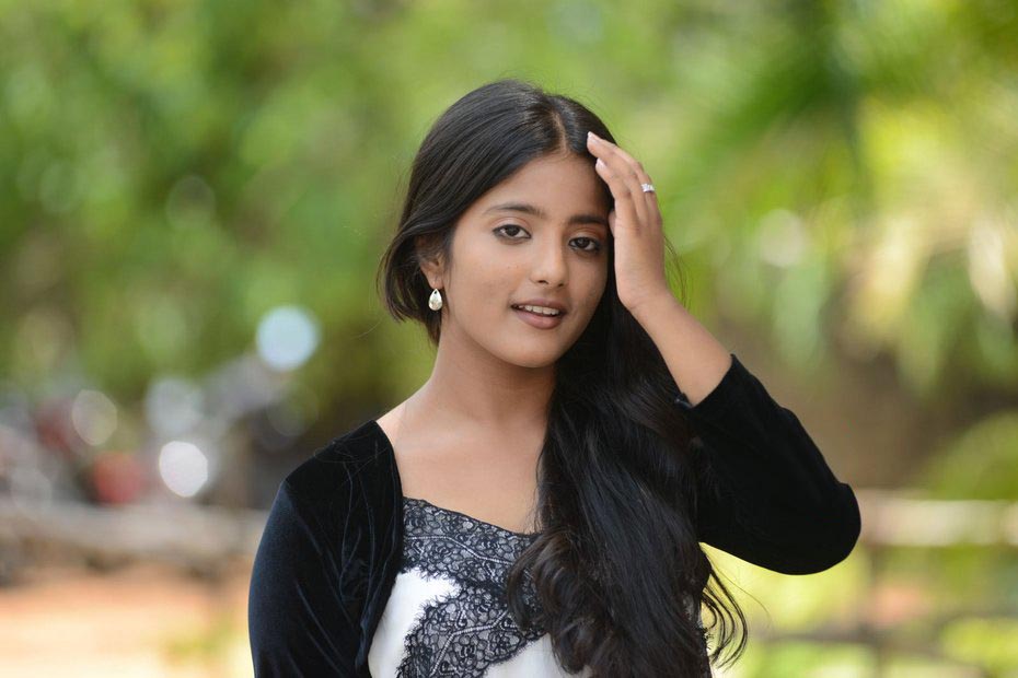 Actress Ulka Gupta's Stills