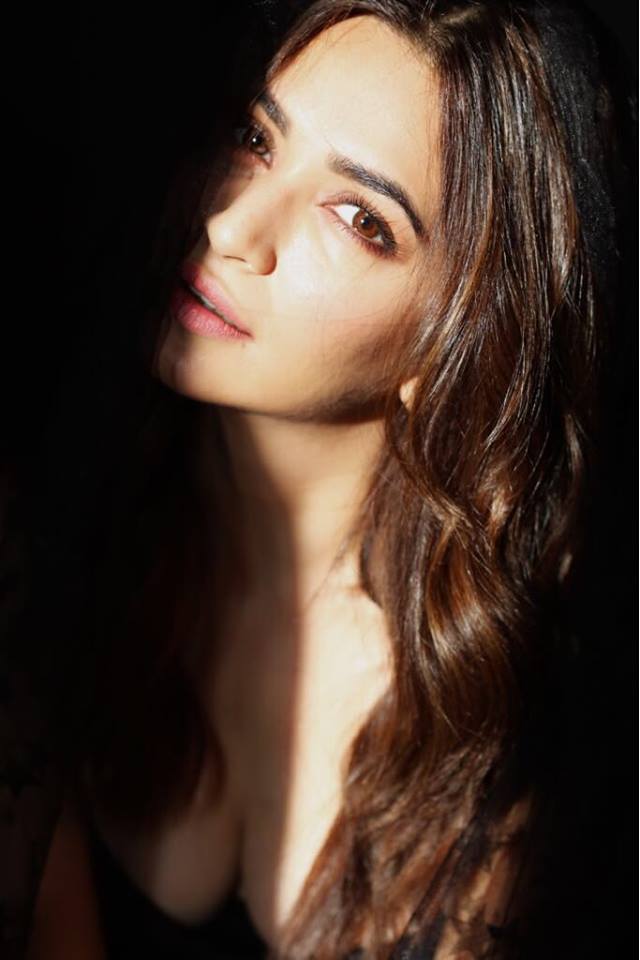 Actress Kriti Kharbanda Photos