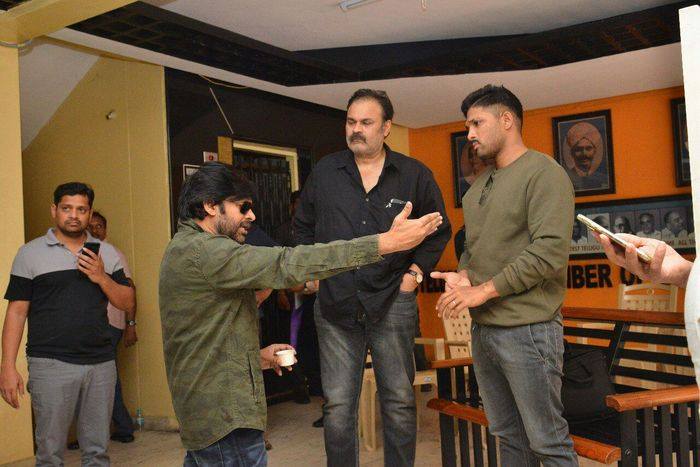 Pawan Kalyan, Allu Arjun Protest at Film Chamber Stills.