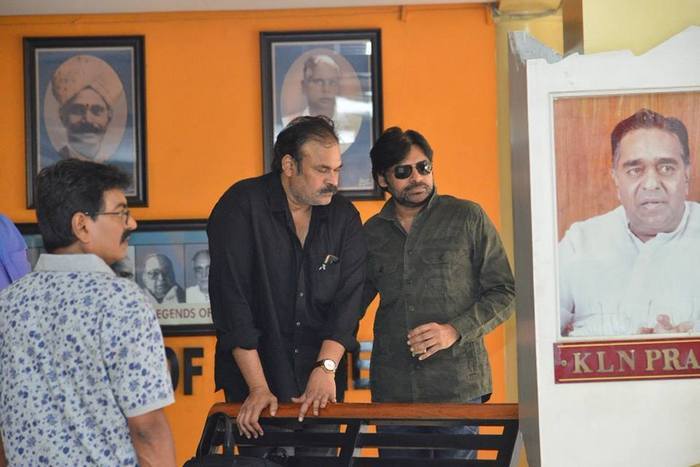 Pawan Kalyan, Allu Arjun Protest at Film Chamber Stills.