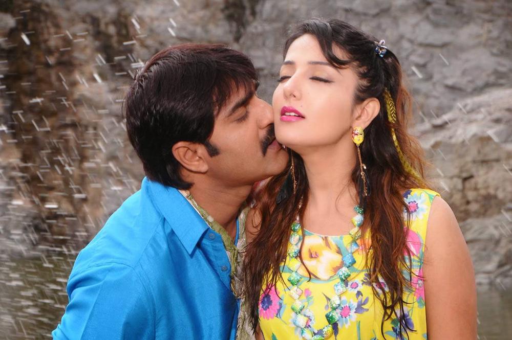 D Ante D Telugu Movie Stills | Meka Srikanth, Sonia Mann