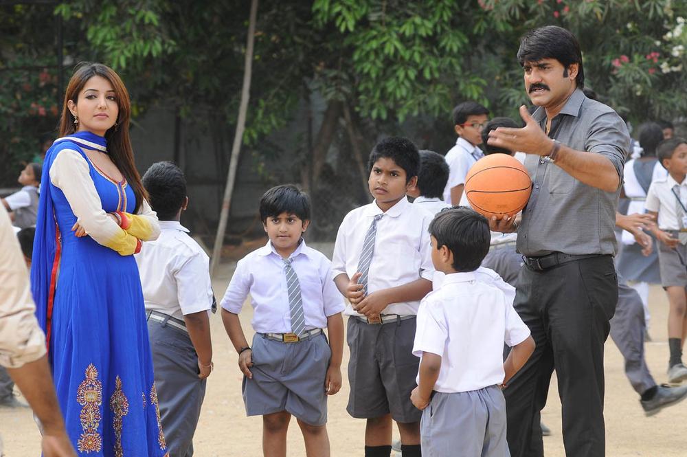D Ante D Telugu Movie Stills | Meka Srikanth, Sonia Mann