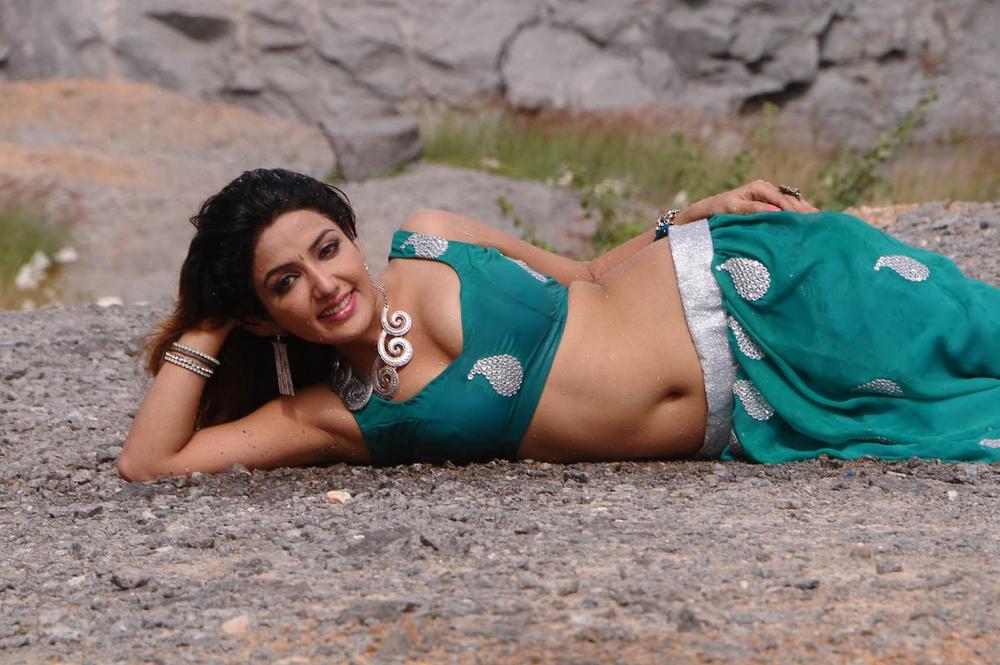 D Ante D Telugu Movie Stills | Sonia Mann