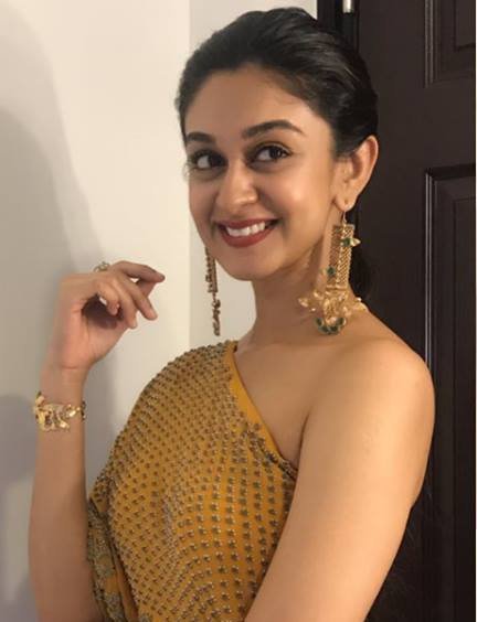 Actress Aishwarya Arjun Pics.
