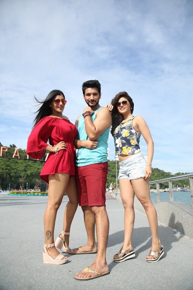 Iruttu Araiyil Murattu Kuththu Photoshoot Pictures.