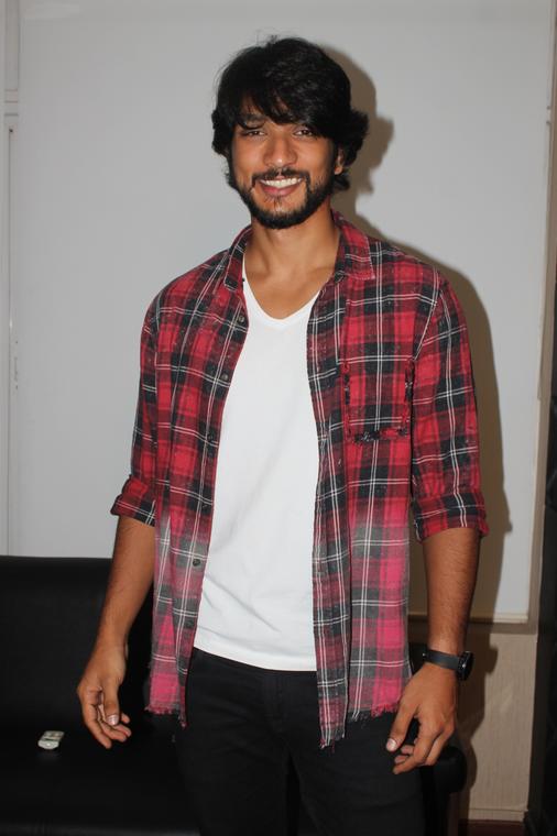 Iruttu Araiyil Murattu Kuthu press meet stills