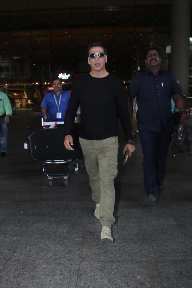 Excellent Actor Akshay Kumar Shooting Spot Photos.