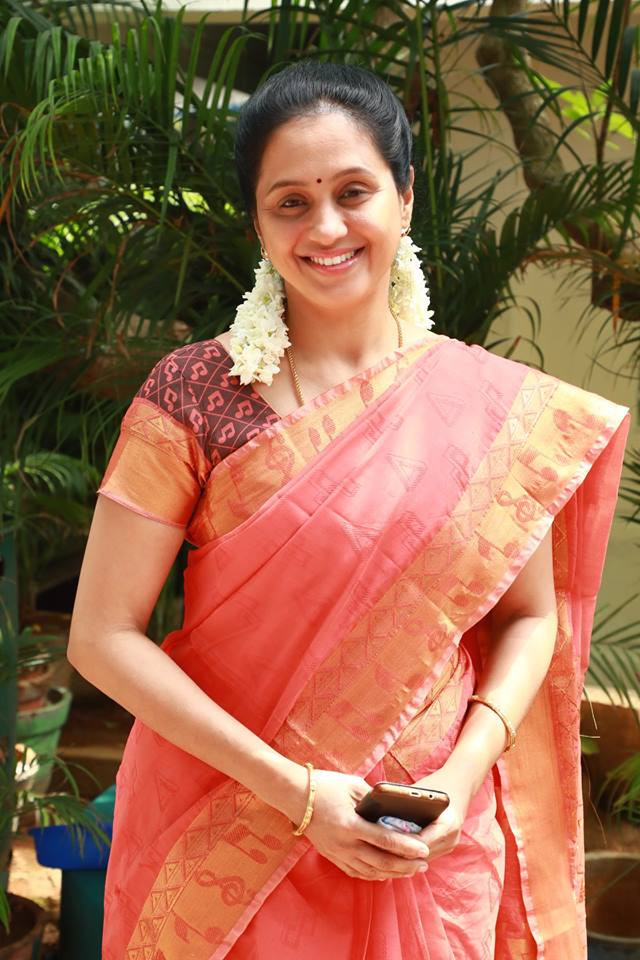 Smiley Actress Devayani Photos.