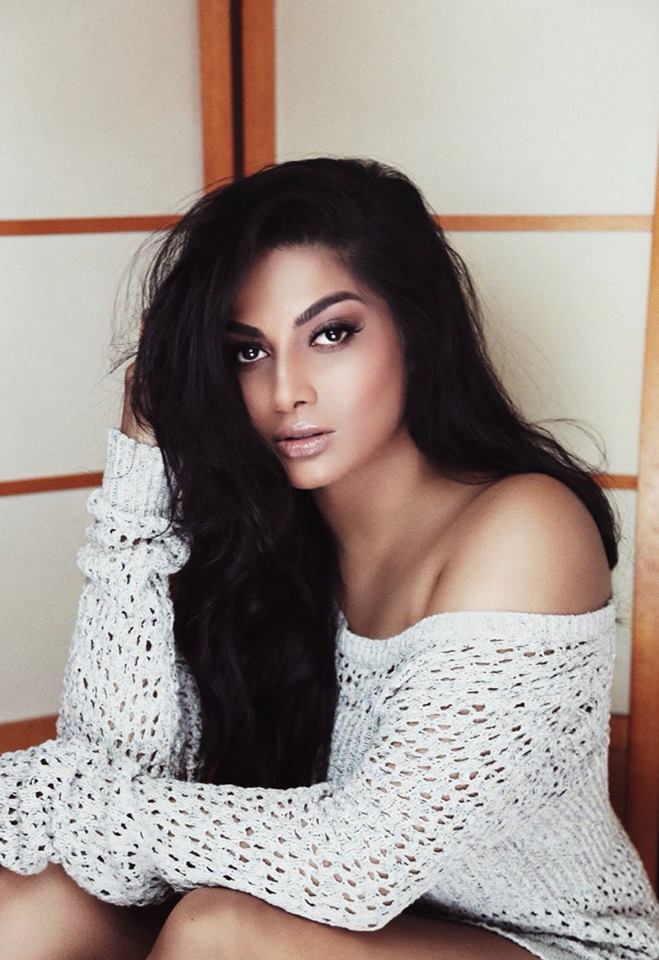 Actor Chandrika Ravi Glamorous Photos.