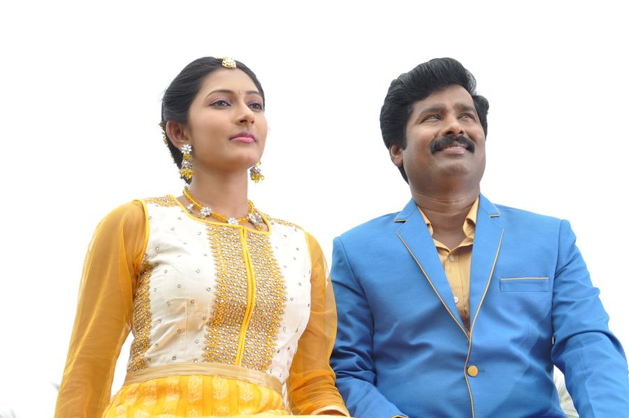Ennodu Nee Irundhaal Movie Exclusive Photos.