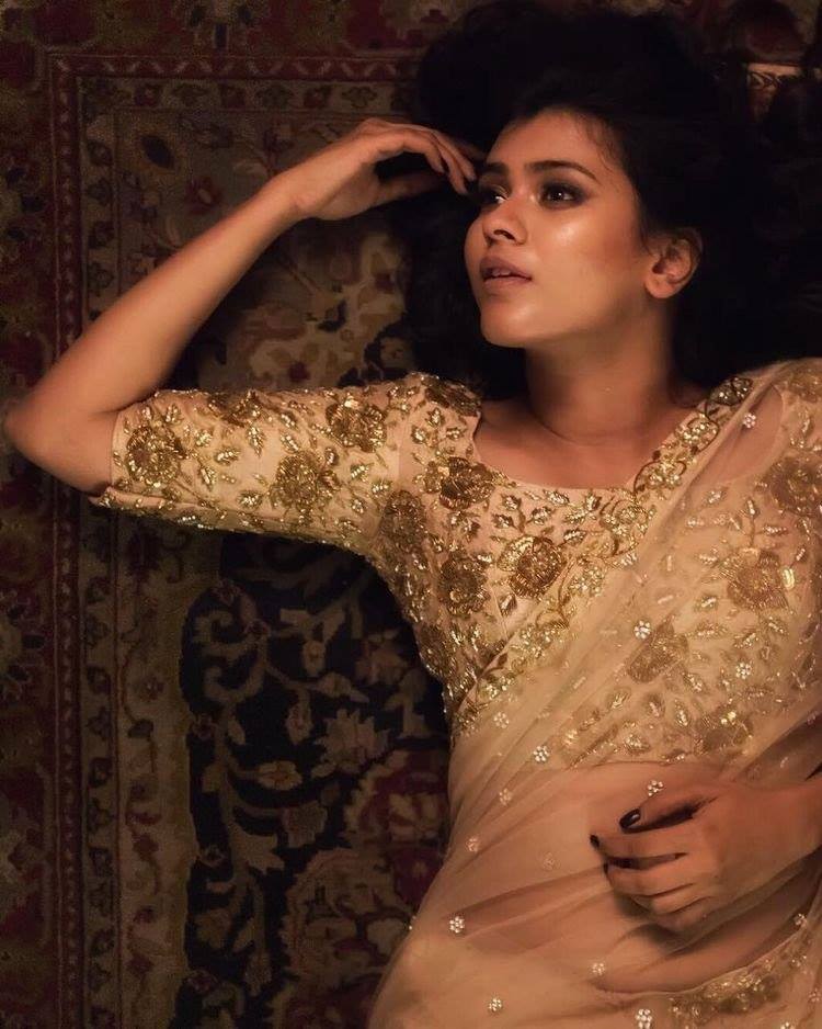 Hebah Patel New Photos.
