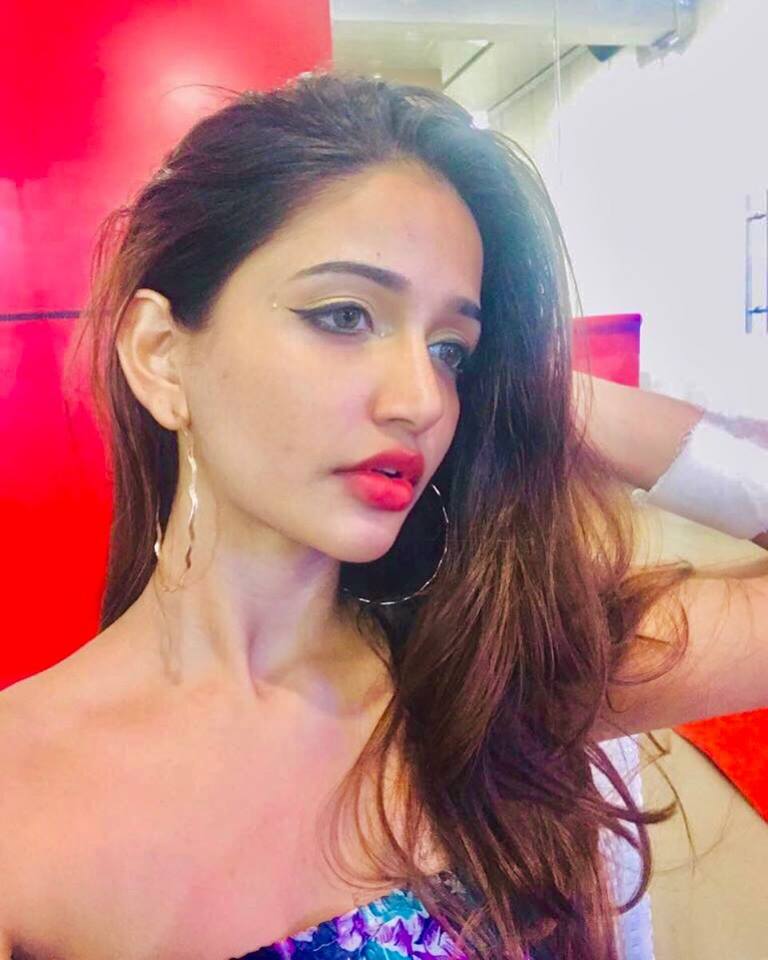 Anaika Soti Sizzling Photos