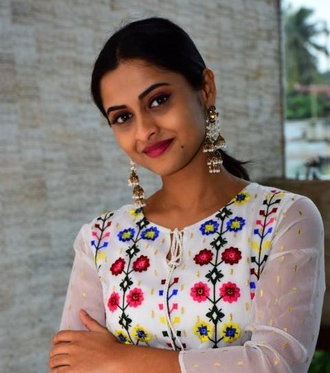 Sema Movie Heroine Arthana Binu Sizzling Pics.