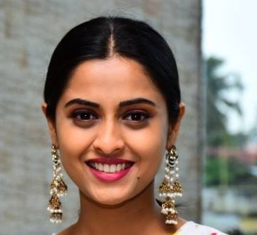 Sema Movie Heroine Arthana Binu Sizzling Pics.