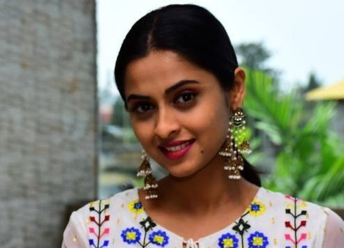 Sema Movie Heroine Arthana Binu Sizzling Pics.