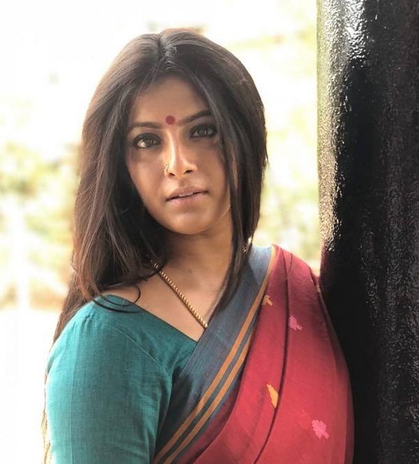 Varalaxmi Sarathkumar in Sandakozhi 2 Movie New Photos 