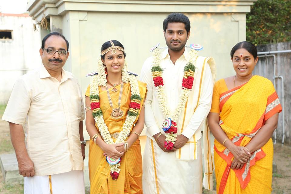 Marainthirunthu Paarkum Marmam Enna Movie Pics.