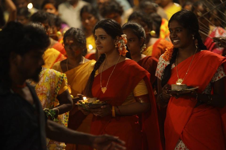 Aishwarya Rajesh Images in Vada Chennai Movie.