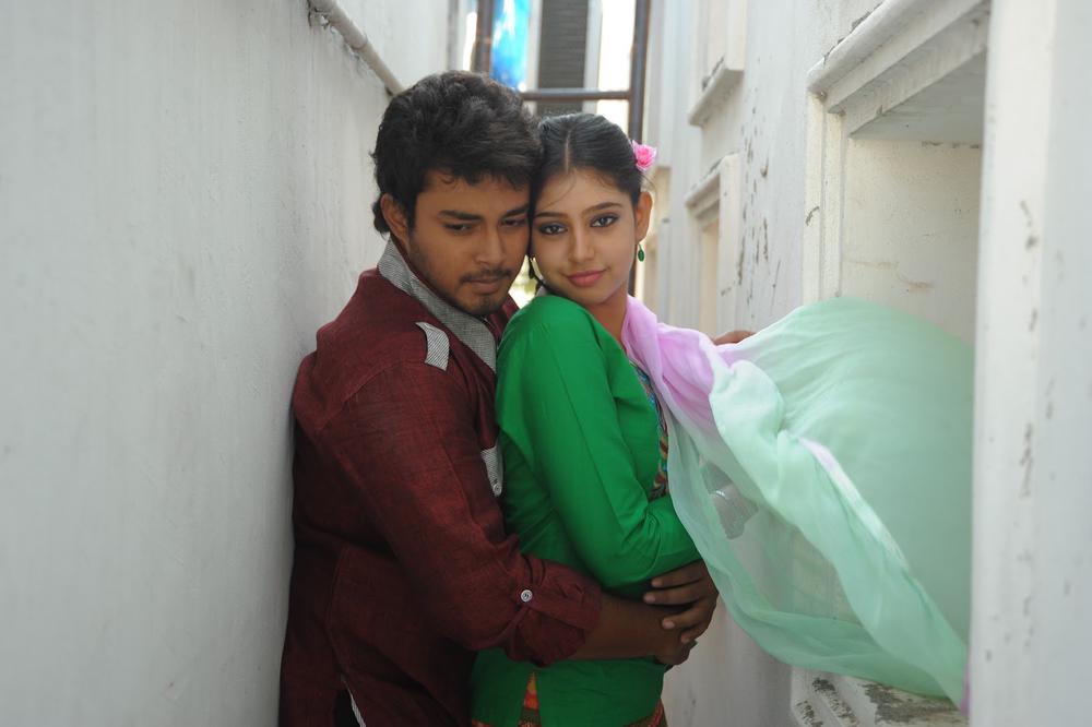 Neethi Taylor and Tanish Stills from Neeyum Naanum Nilavum Vaanum Movie