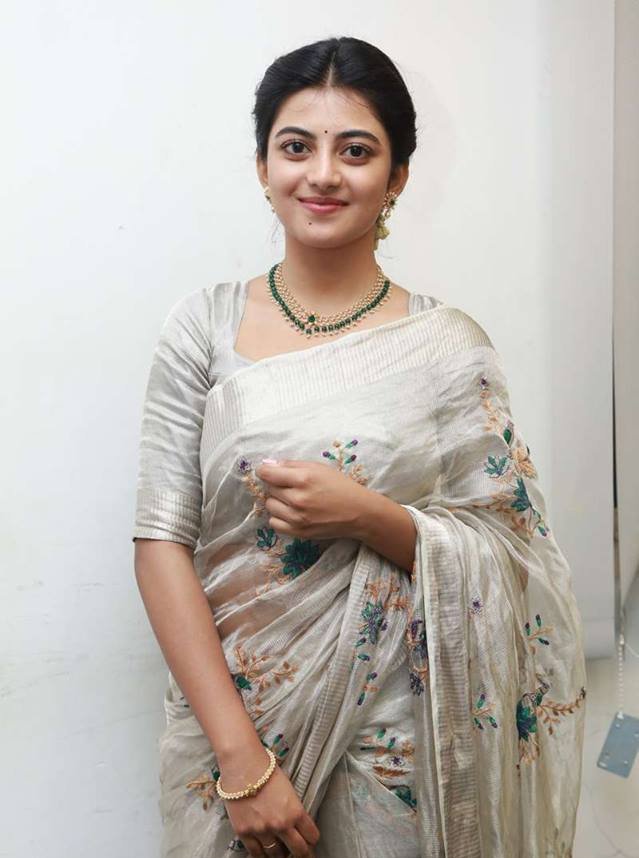 Actress Anandhi latest stills.