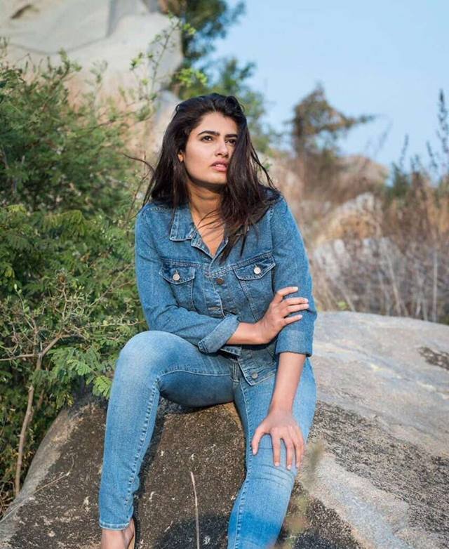 Ashima Narwal Eye Pooping Pics.