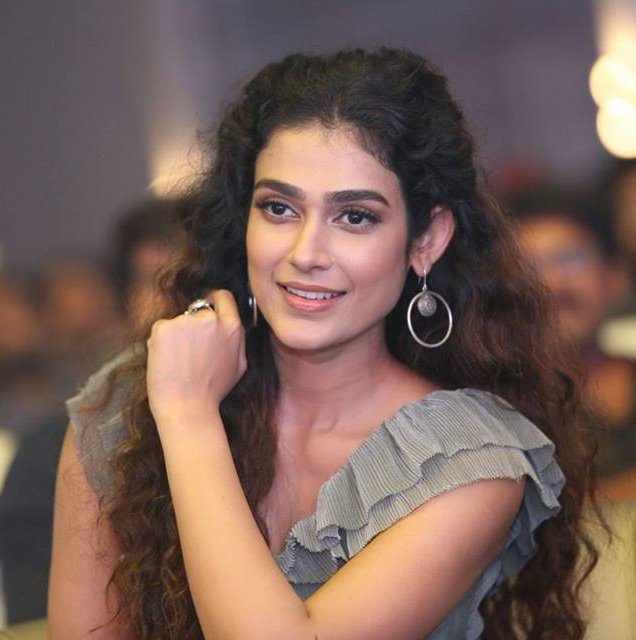 Aakanksha Singh Sizziling Images.