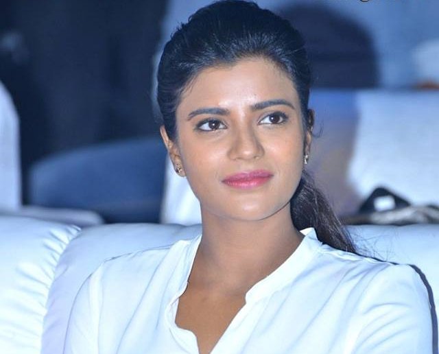 Aishwarya Rajesh Glamorous Pics.