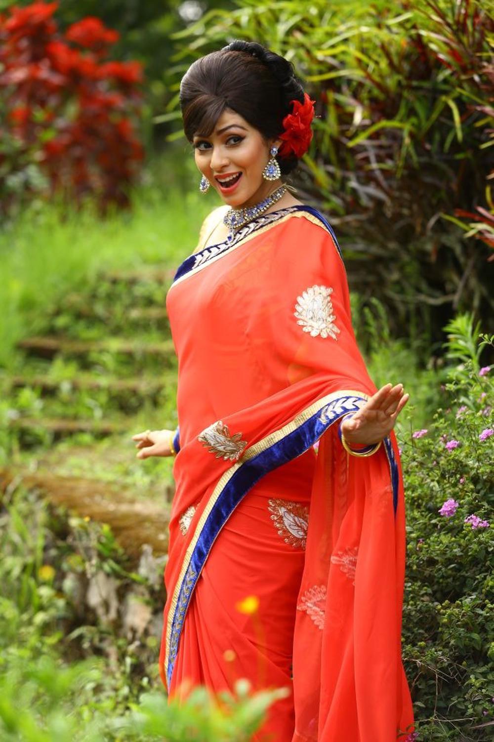 Latest Stills from Eli Tamil Movie | Vadivelu, Sadha