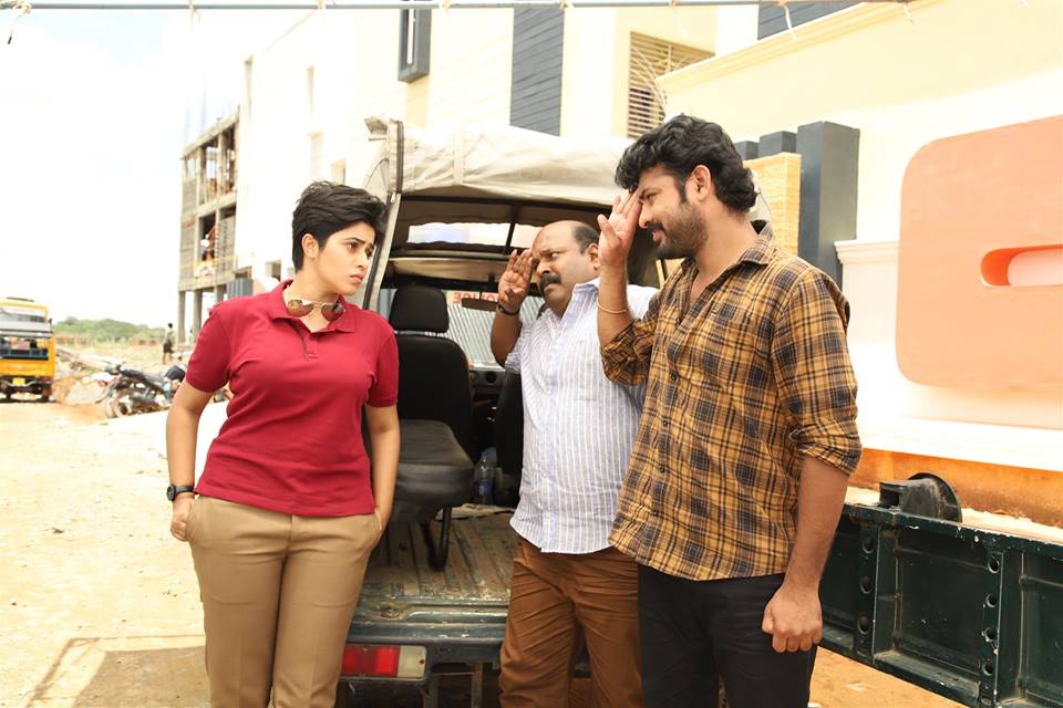 Ivanukku Engaiyo Macham Irukku Exclusive Images.