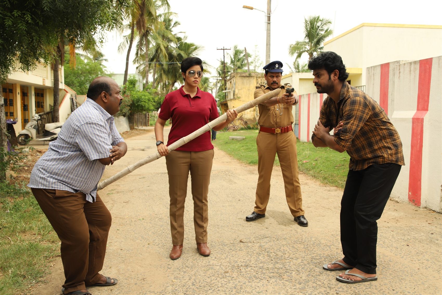 Ivanukku Engaiyo Macham Irukku Exclusive Images.