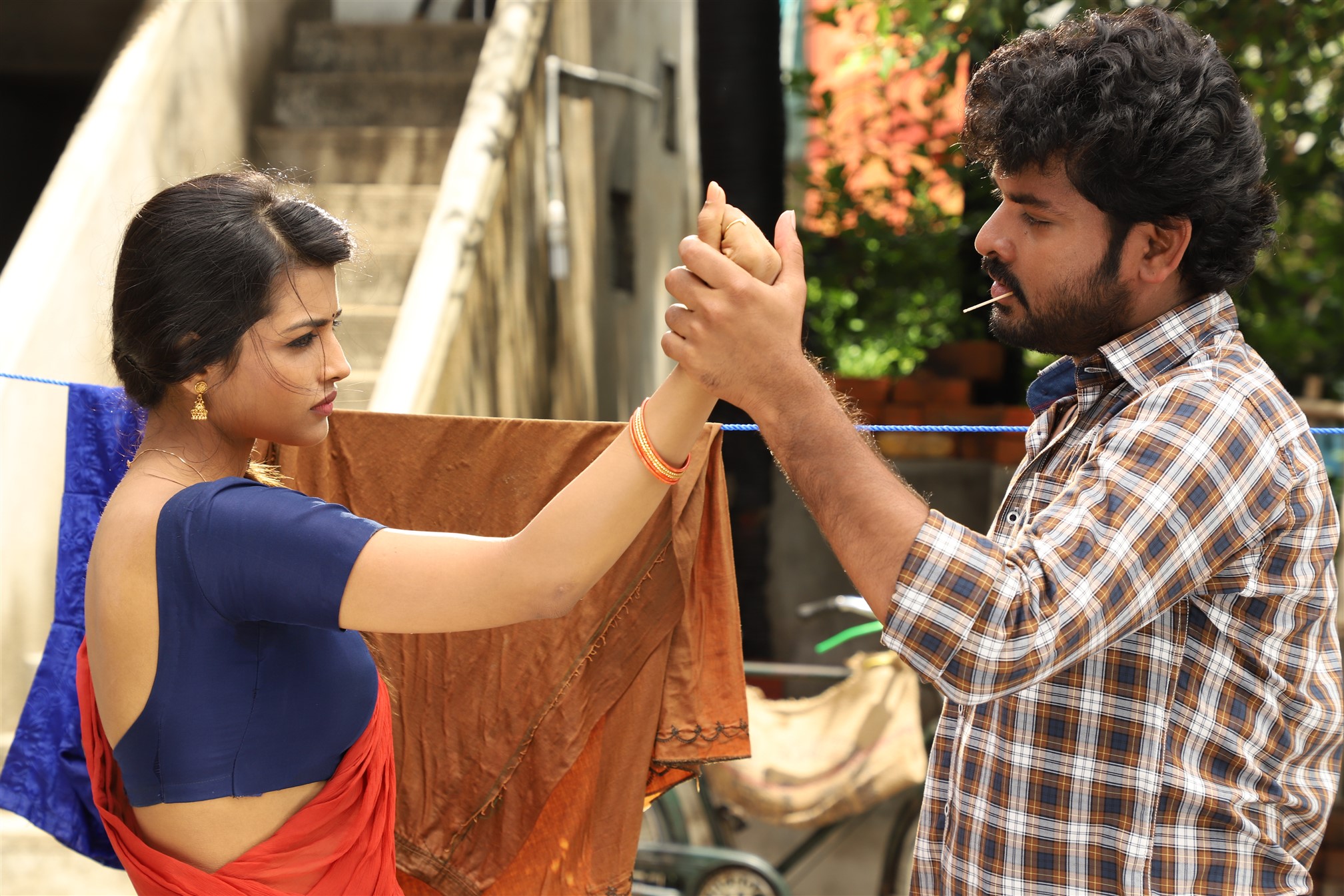 Ivanukku Engaiyo Macham Irukku Exclusive Images.