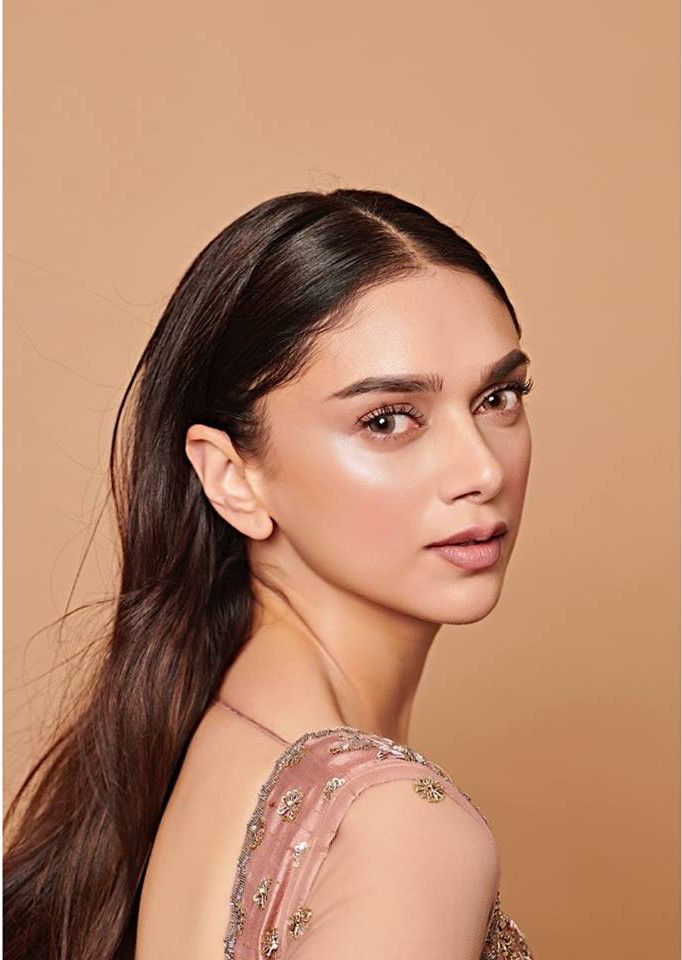 Aditi Rao Hydari Glamorous Images.