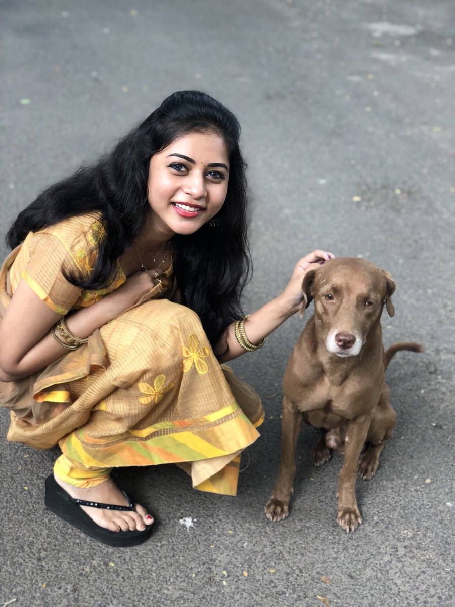 Actress Suza Kumar glamorous pictures