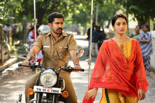 Thimiru Pudichavan Movie Exclusive Photos.