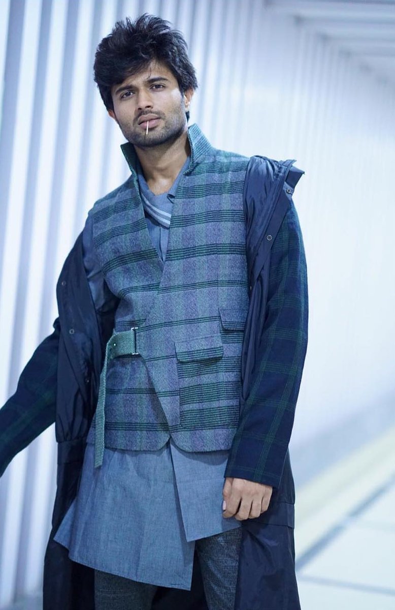 Vijay Deverakonda Stunning Stills From Taxiwaala