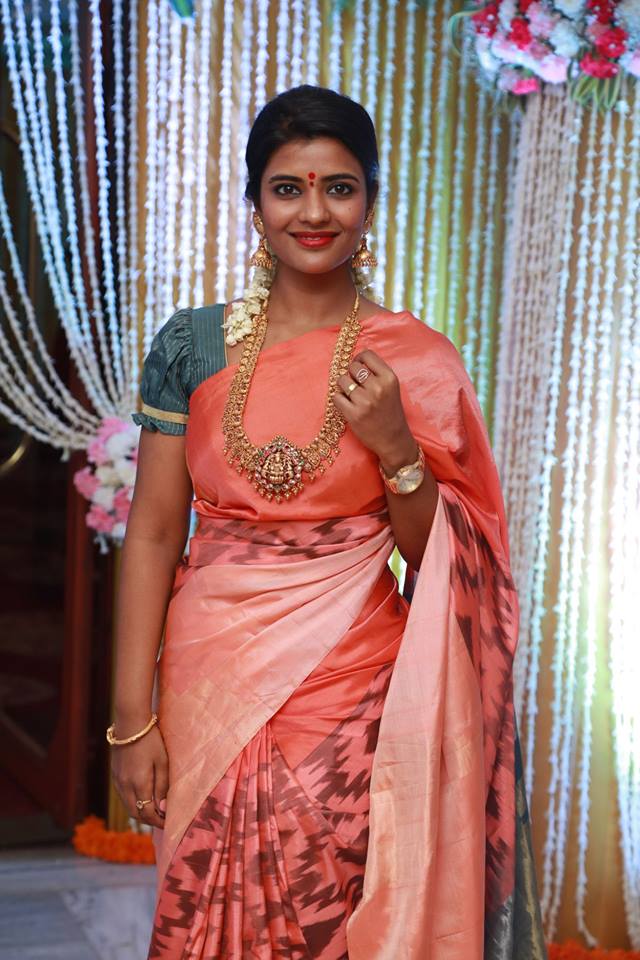 Suja Varunee Sivakumar Wedding Reception Photos