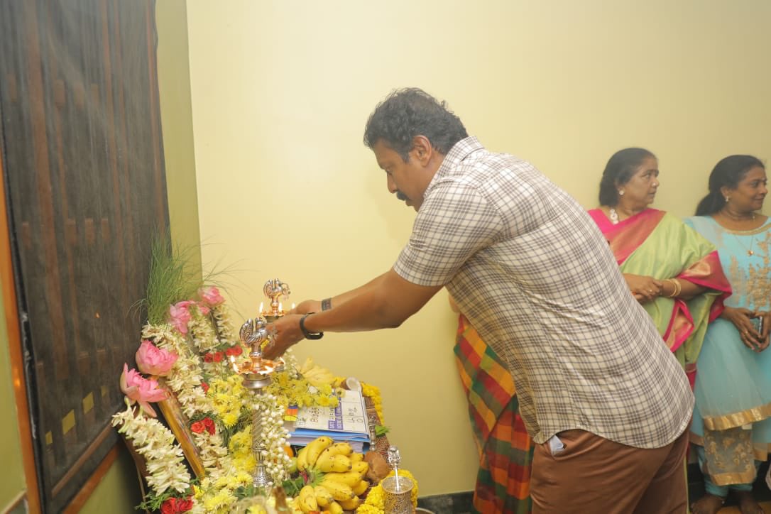 Adutha Sattai New Movie Pooja Stills.