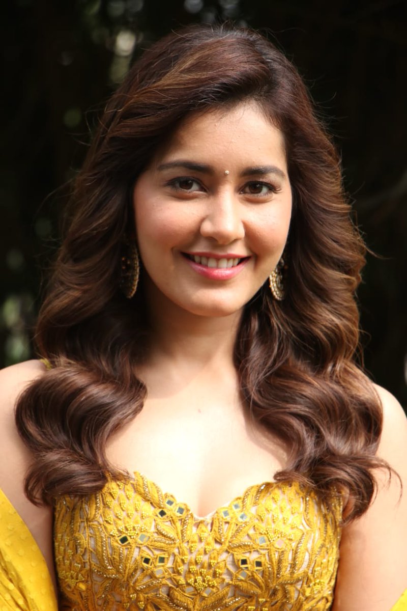 Raashi Khanna New Photos