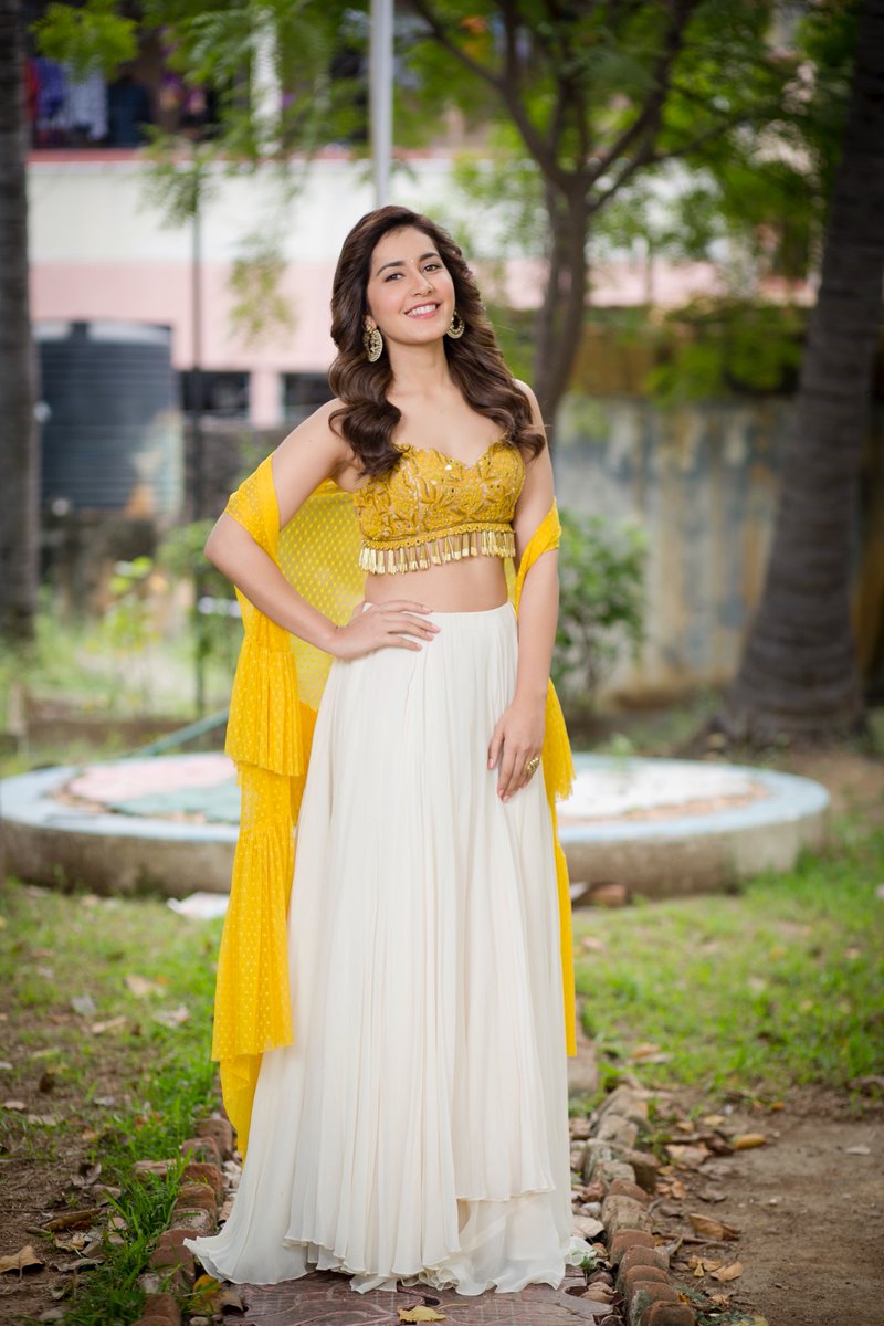 Raashi Khanna New Photos